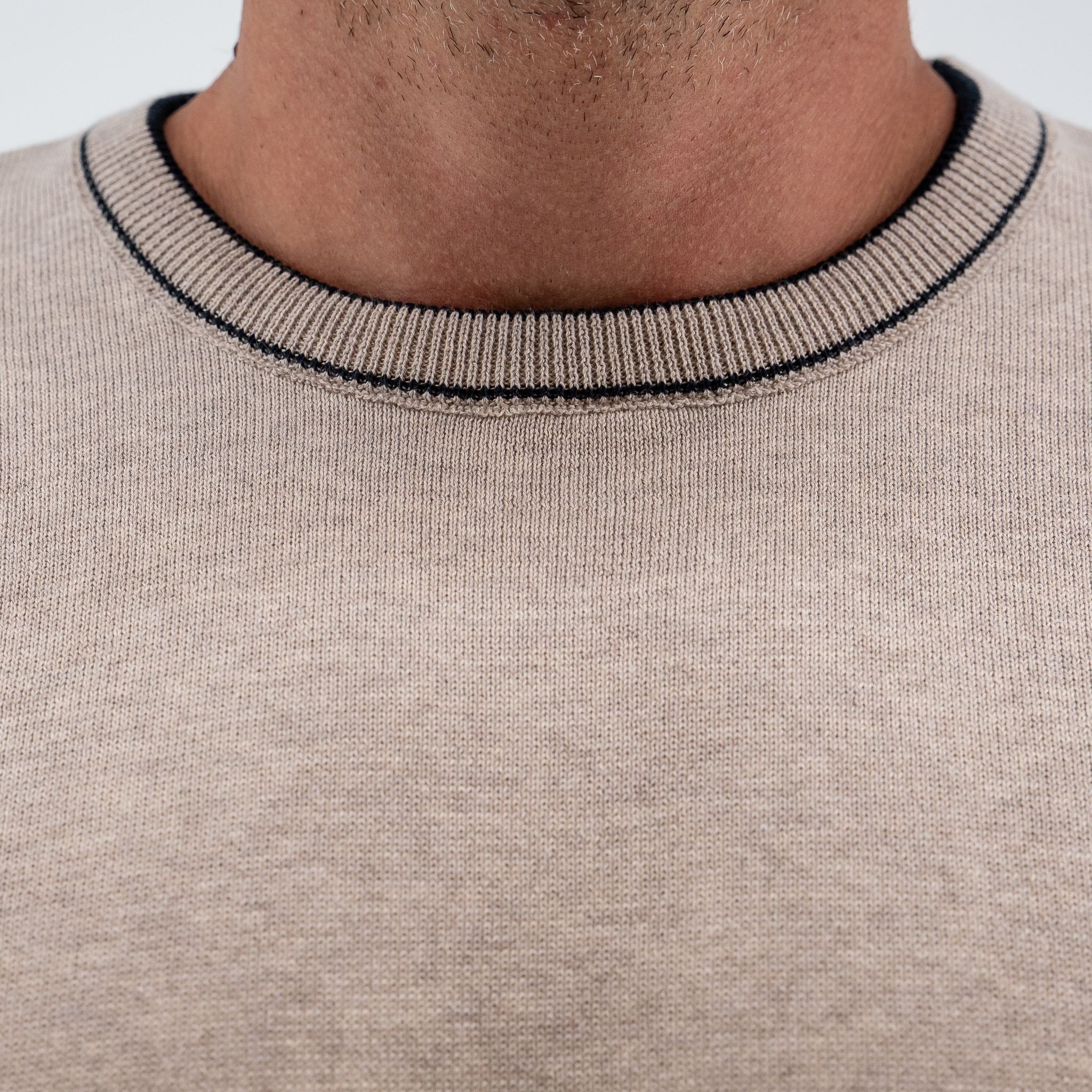 Πλεκτή λαιμόκοψη Guy Laroche μπεζ regular fit GLEW27209_11 - Image 6