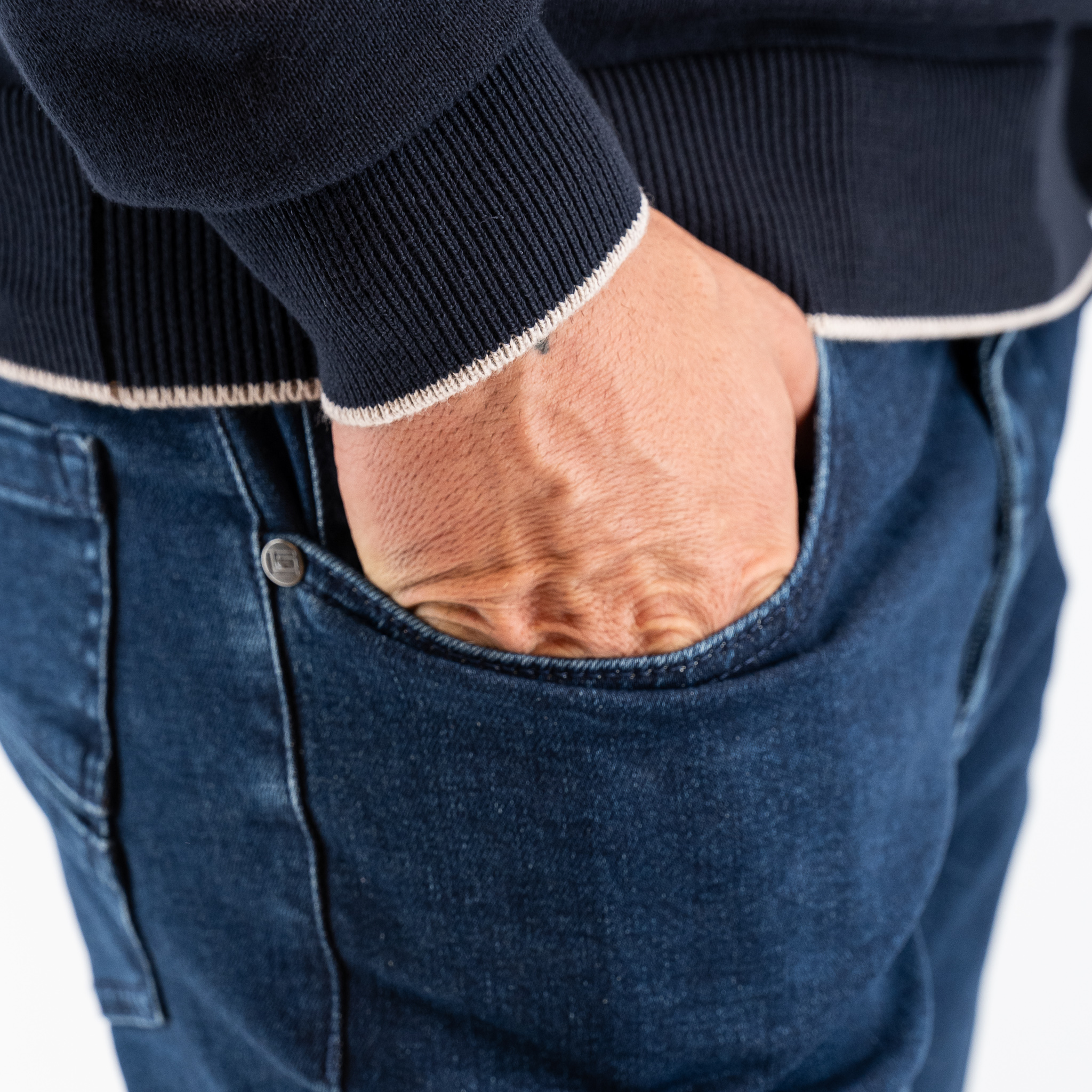 Πλεκτή λαιμόκοψη Guy Laroche μπλε σκούρη regular fit GLEW27209_2 - Image 5