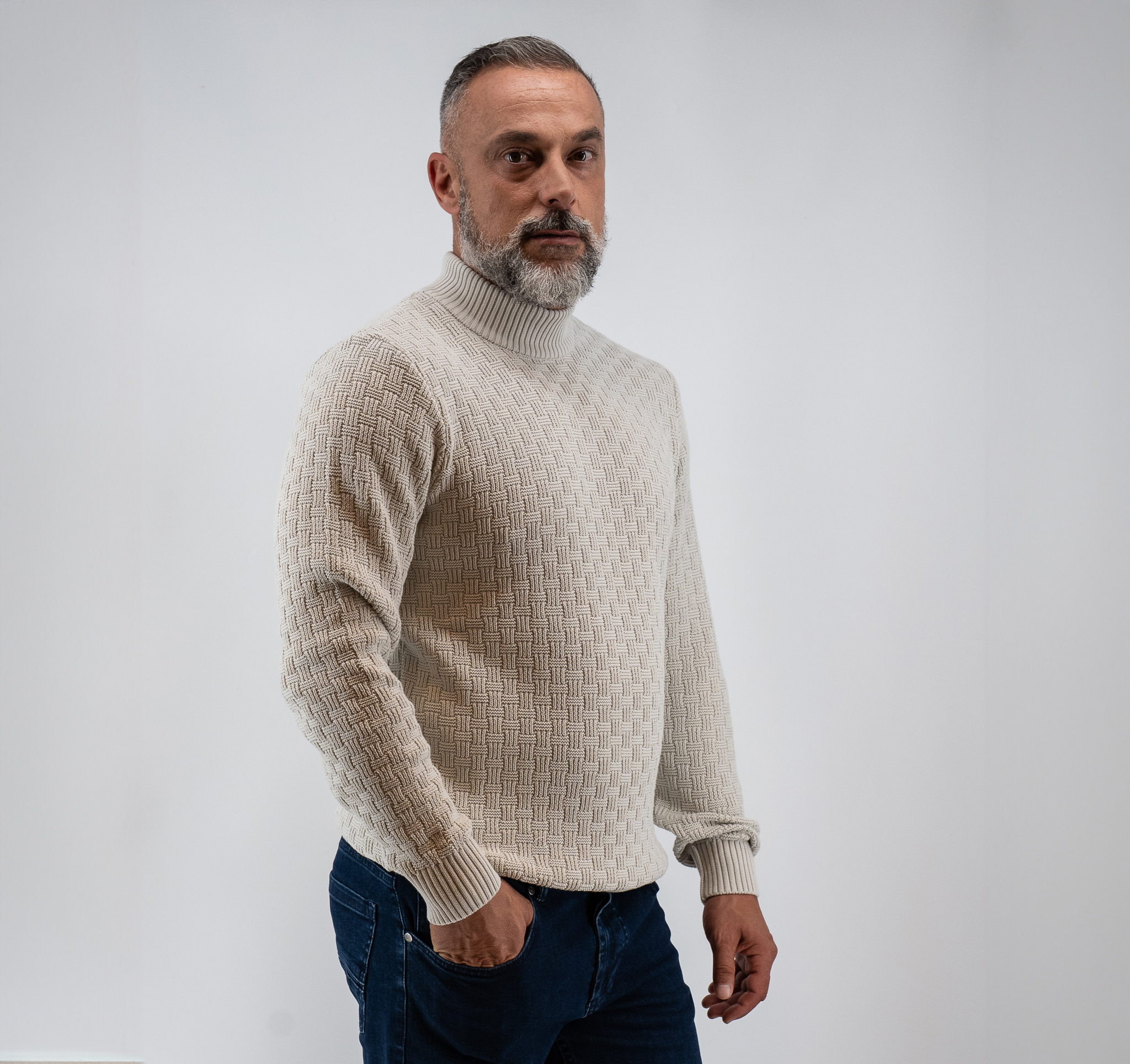 Πλεκτό λουπέτο Guy Laroche στο χρώμα του πάγου regular fit GLEW27211_3 - Image 2